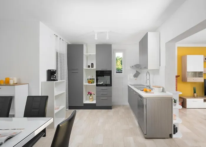 Amaryllis Labin (Istria)