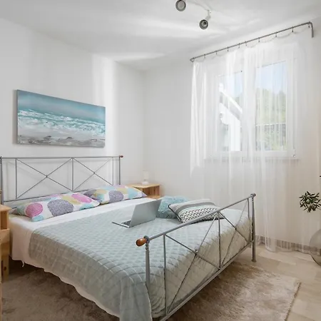 Amaryllis Villa *